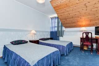 Отель Veskisilla hotel Тюри Двухместный номер с 1 кроватью или 2 отдельными кроватями-9